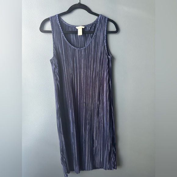 💙 EUC H&M Dress Deep Blue Pleated Dress size small women’s - Picture 1 of 9